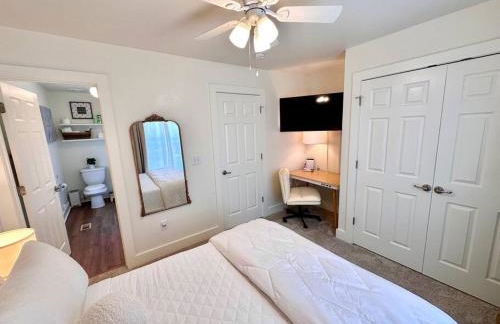 Cute and Cozy Comfy Birds Junior Cottage - 1 mile to Dwntn Ocean Springs, near Beach with Golf Cart - Foto 5