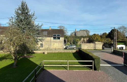 Rivage Maison spacieuse 10 p 5 chambres 2 sdb 2 WC tout confort avec jardin, belle terrasse aménagée, parking privatif, à 2 kms d'une petite plage, 3kms d'Omaha Beach et Port en Bessin - Foto 38