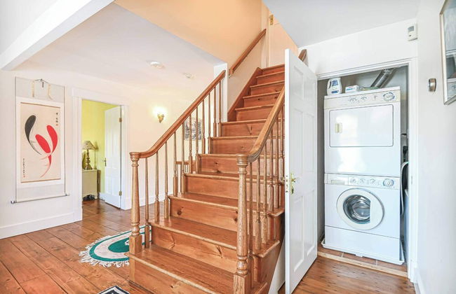 4 BDR w/ Private Hot Tub, Backyard and Deck! - Photo 26