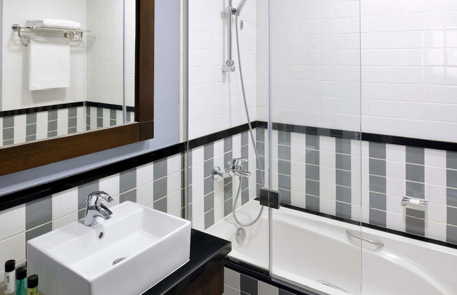 Movenpick Hotel Apartments Al Mamzar Dubai - Photo 15