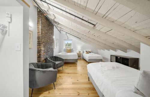 Huge Retrea w Rooftop Deck Stay At Farmers Market - Foto 38