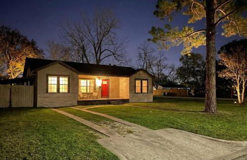 3 bedroom 1 bath WiFi Large back yard with BBQ pit - Foto 9