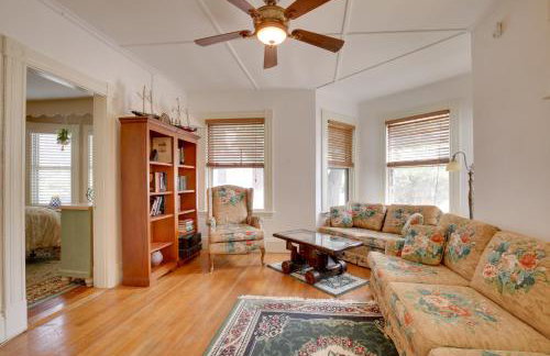 Quaint Beverly Townhome Walk to Beach and Downtown! - Photo 2