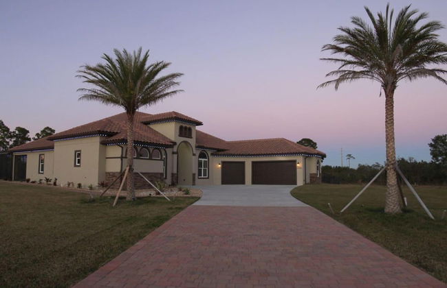 Stunning Luxury Mediterranean-style Private Oasis! - Foto 1