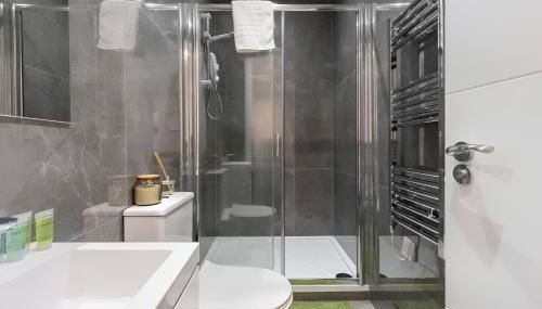 Tranquil Garden Studio in Neasden, London - Foto 3, towels, Shower