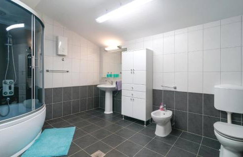 4 Bedroom Stunning Home In Neoric - Foto 48