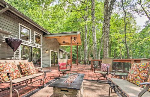 1 Mi to Marina Lake Toxaway Cabin with Fire Pit - Foto 22