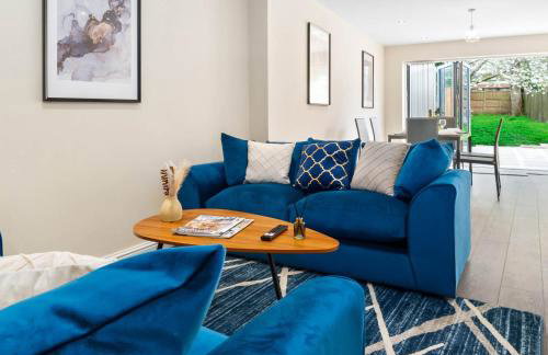 Four Bed House - Sleeps 7 - Garden - Parking - Smart TV 6COK - Photo 7