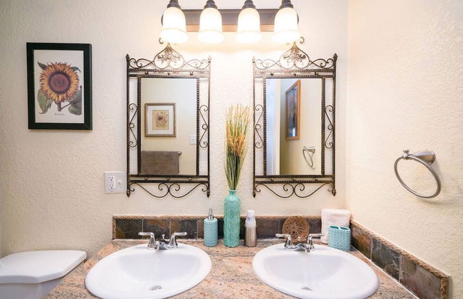 Artisan Victorian Spacious Backyard Great Location - Foto 16