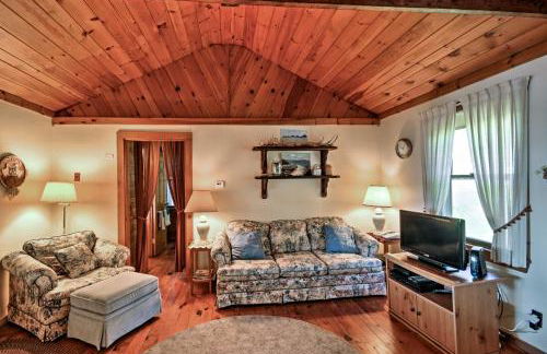 Bayfront Hancock Cottage with Beach Access and Views! - Photo 4