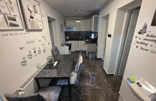 ENA 1&2 apartments-free parking 2200 m2-truck,trailer,boats friendly-EASY D1 access - Foto 6