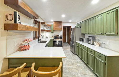 Riverfront Retreat - Right next to the White River - Foto 24