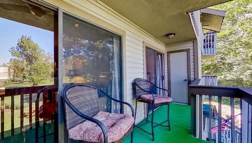 Tranquility on the Lake - Photo 2