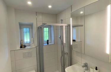 Kernsaniertes Monteurhaus mit 2 Apartments in Wirges - Foto 25