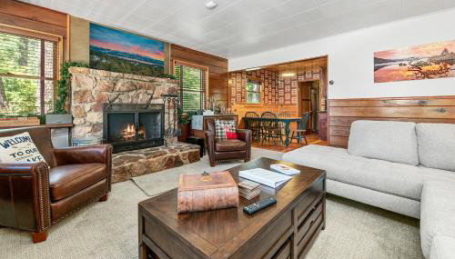 Stillwater Cove Lakefront - Breathtaking views, charming vintage cabin, woodsy interior! Boat Dock! - Foto 2