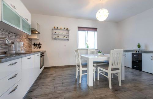 Villa Marić, a charming villa with a beautiful poolside - Foto 20