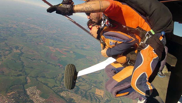 Preparados para o salto de paraquedas em Boituva!
