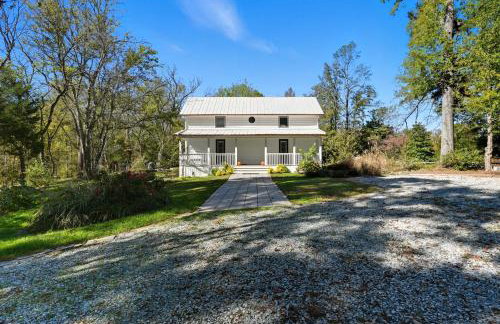 Relax in an upscale, renovated gem - Foto 54