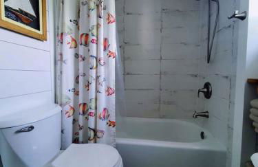 Pet friendly minutes to beach - Foto 4