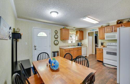 Lakefront Fair Play Vacation Rental, Pets Welcome! - Foto 6