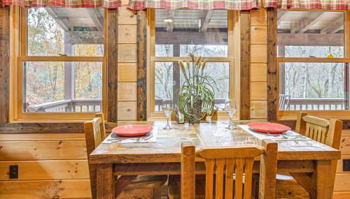 Cozy Couples Getaway with Hot Tub Fox Ridge Cabin - Foto 5