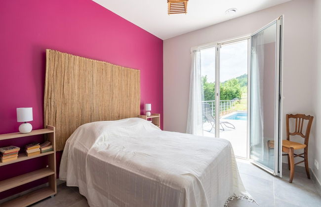 Cosy Holiday Home With Pool - Photo 6