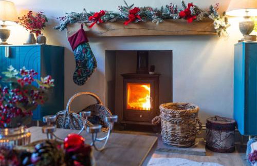 Little Apple Cottage- Free Parking, Hot tub, Fire, Town Centre - Photo 5