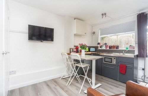 11 Boutique studio apartment perfect for peaceful getaway, secluded garden, quiet location - Foto 6