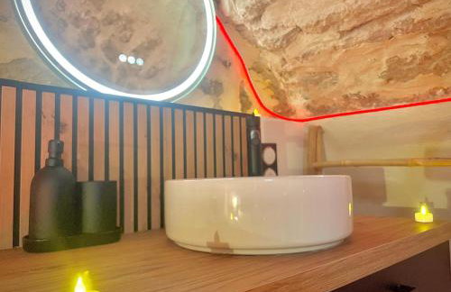 Secret LoveRoom - SpaBalnéo, Lit King Size, CLIM, Chic, calme et discret, 2 personnes - Foto 31