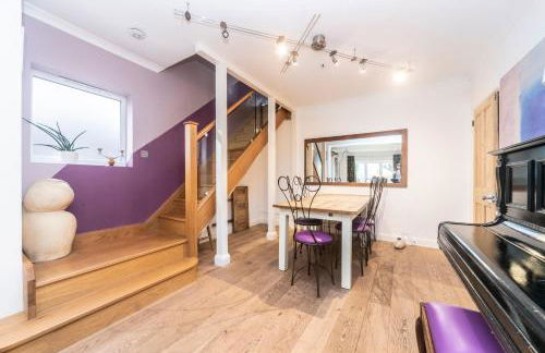 6 bedrooms beautiful home 3 bathrooms, quiet location with garden near Legoland Windsor Heathrow - Foto 10