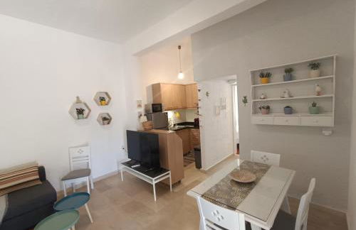 Golden Horizon Retreat, tranquil atmosphere next to the sea! - Photo 26