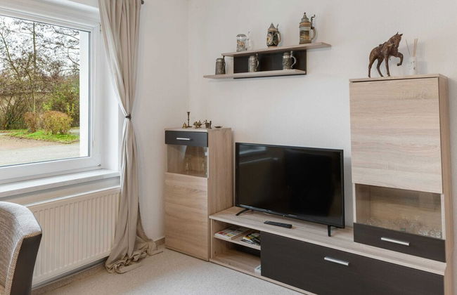 Serene Holiday Home in Naumburg near River - Foto 6