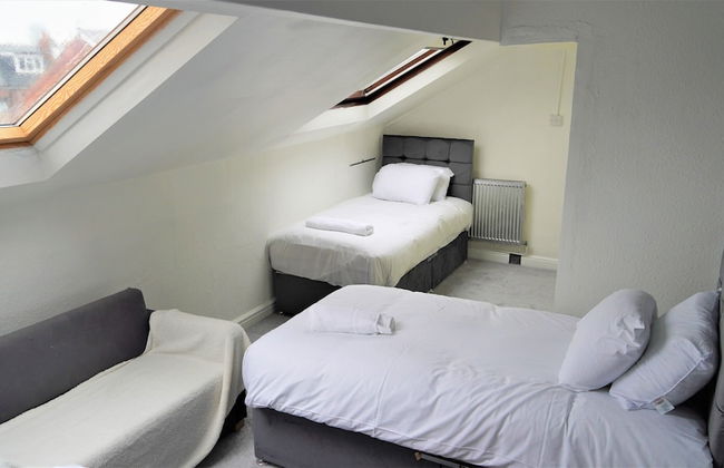 Dean House - Photo 8