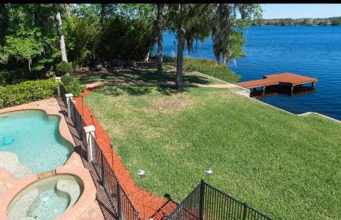 Lakeside Retreat with pool, dock & game room - Foto 38