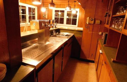 Haus Astenblick in Winterberg Ferienwohnungen mit Gastraum Wanderveranstaltungen und Familienfeiern - Foto 3