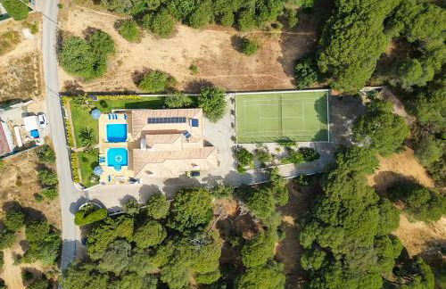 Exceptional Villa with Pool, Tennis Court, Games Room - Foto 11