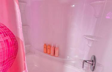 Pinksburgh pet-friendly by Strip, stadium, skyline - Foto 37