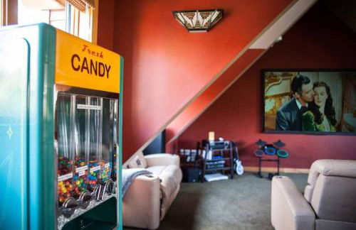 The Glen House -9 Bdrm Estate Sleep 26 Movie Theater,Pool,Golf,Ski - Foto 25