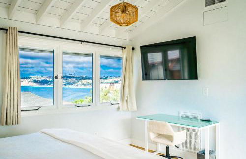 Blue Water View Condo in Prime Coastal Locale - Foto 1