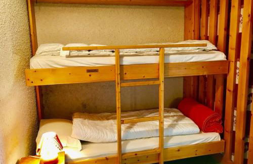 Appartement 2 pièces au pied des pistes de ski avec balcon et parking - FR-1-515-31 - Foto 2