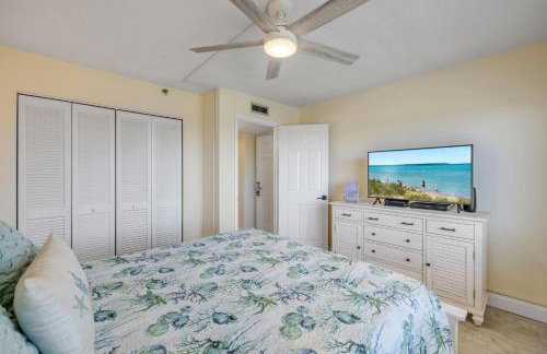 New Listing! Dog-friendly direct oceanfront with private balcony and heated rooftop pool - Foto 15