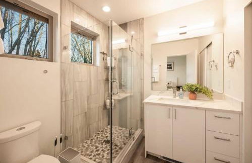 Brand New 3B2B Designer Home near SeaTac - Foto 33