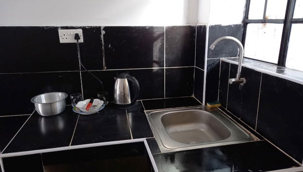 Inviting 1-bed Studio Iwith Breakfast Nairobi - Foto 3, Cocina privada