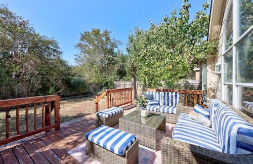 Artist Retreat at Cypress Creek - Hotub - Sleeps 9 - Photo 29