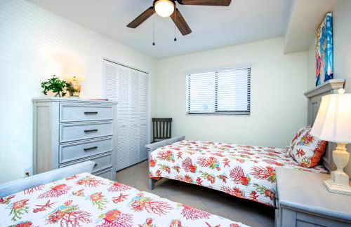 Sanibel Island Condo With All Of The Amenities 2C2 - Photo 16