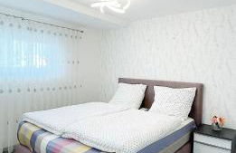 Luxury Wohnung mit Großem Bett und Schlafsofa Luxuriös Ausgestattet mit schöne Terrasse und Garten! - Foto 10