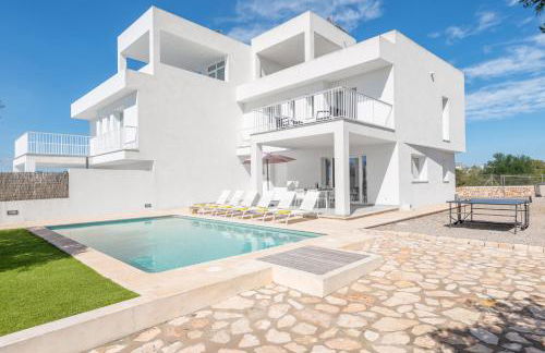 STUNNING VILLA MARIANELLA, CASA GRIS, POOL, BBQ, AC, FREE WiFi - Foto 6