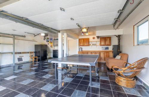 Ocean & Mountain View Home - Walk to Trails Beach Family Activities - Foto 24