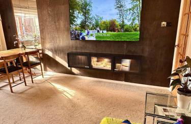 2 bedroom house near centre and private parking - Foto 23