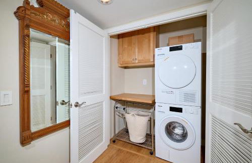 Coastal Luxury with Panoramic Ocean View - Foto 23